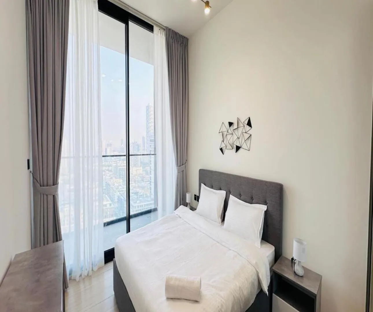 Oyo Home 1385 Standard 1Bedroom Apartment Ντουμπάι